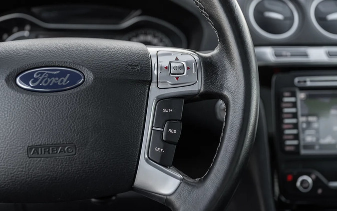 Ford S-Max cena 42900 przebieg: 239000, rok produkcji 2012 z Bisztynek małe 497